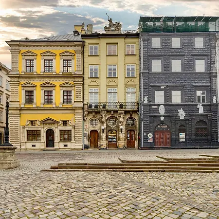 Апартаменти На Площі Ринок 3 Lviv Exterior photo