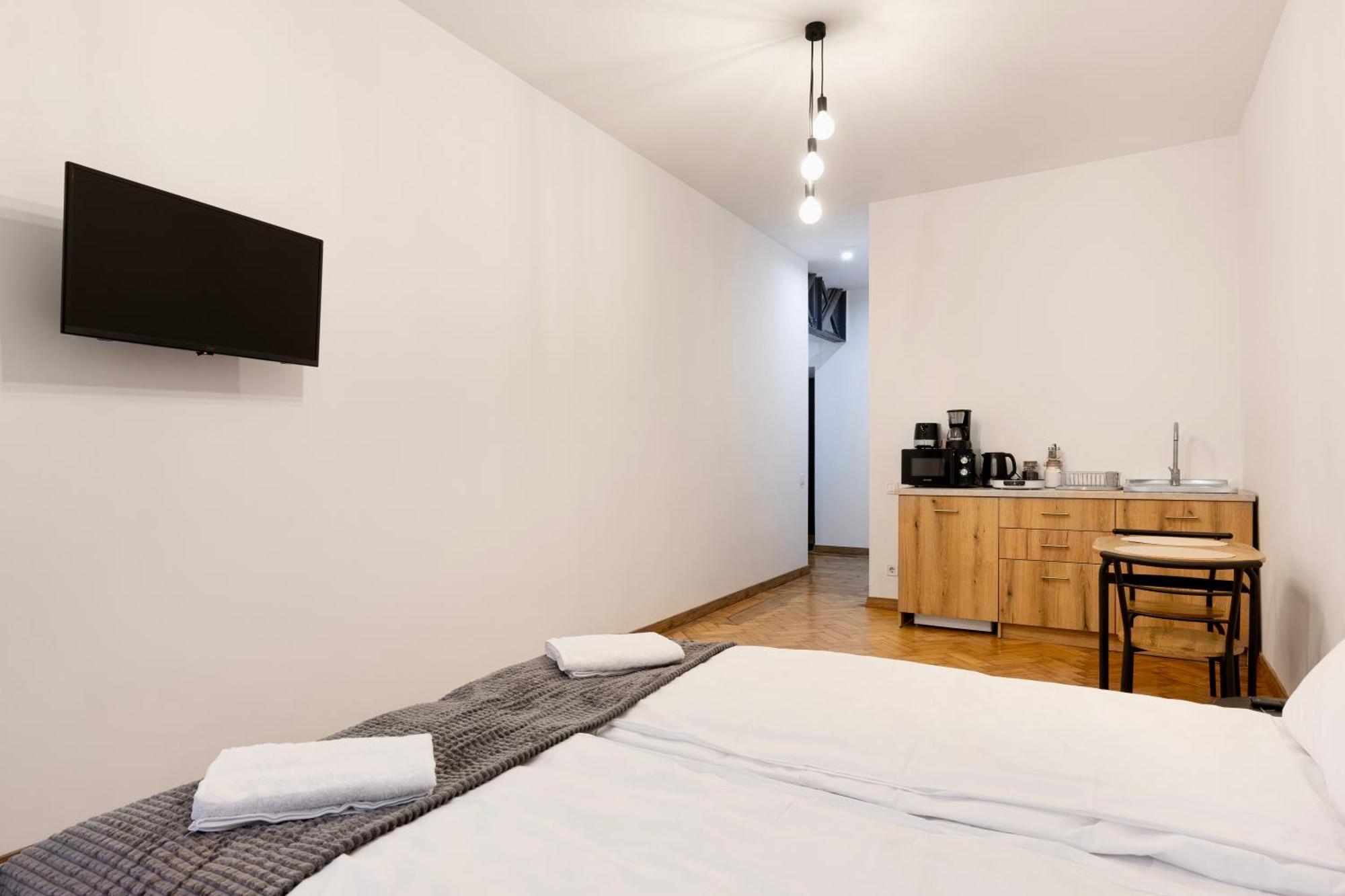 на площі ринок 3 Apartment Lviv